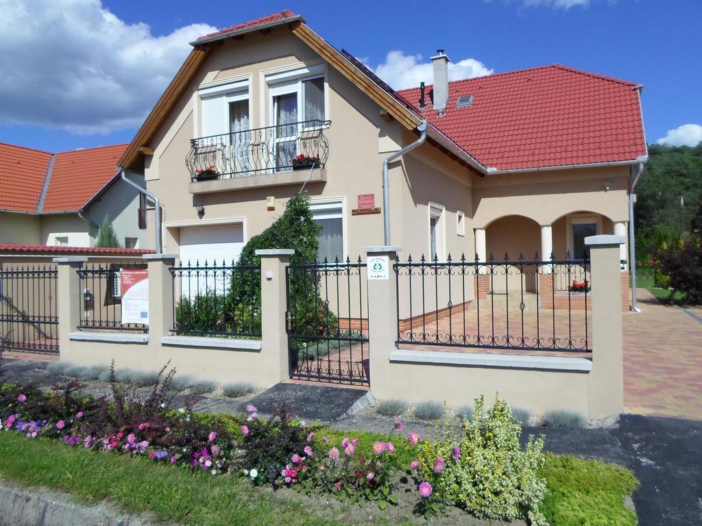 Pacsirta Vendeghaz Hotel Egerszalok Exterior photo